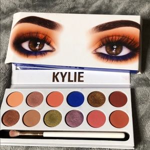 Kylie Cosmetics Royal Peach Palette